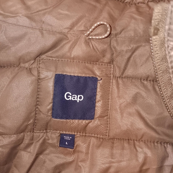 Unisex gap vest size large beige like color - Picture 4 of 9
